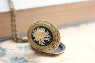 Cameo Locket Necklace - Ivory and Black Flower: 18 Inches