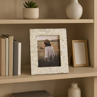 Photo Frame - Ivory Wood Mother Of Pearl Inlay Vine: Ivory / 5x7