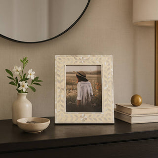 Photo Frame - Ivory Wood Mother Of Pearl Inlay Vine: Ivory / 5x7