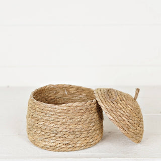 570380- Silo Shape Basket of Cattail Leaves with Lid-7Hx7.5D