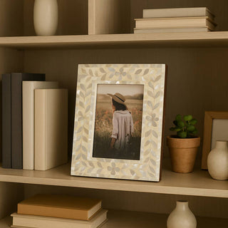 Photo Frame - Ivory Wood Mother Of Pearl Inlay Vine: Ivory / 5x7