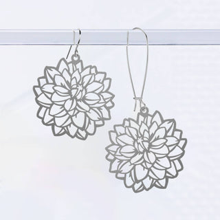 Dahlia Flower Earrings: Gold / Short Ear Wires
